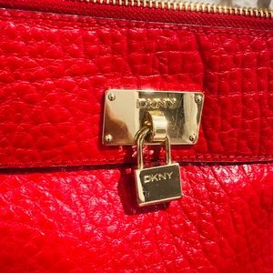 DKNY HANDBAG